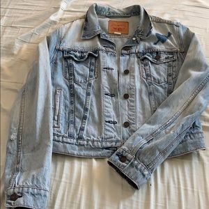 Levi’s light wash cropped jean jacket
